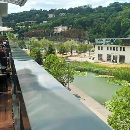 Avec Vue Imprenable Sur La Montagne A 25 M² Isola