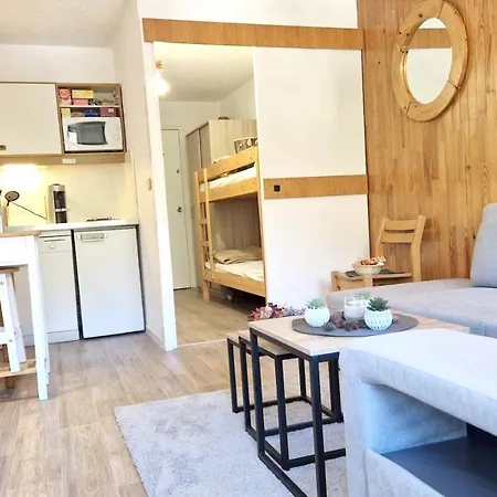 Avec Vue Imprenable Sur La Montagne A 25 M²