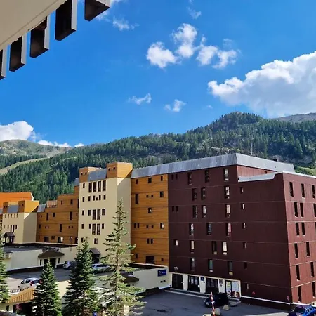 Avec Vue Imprenable Sur La Montagne A 25 M²